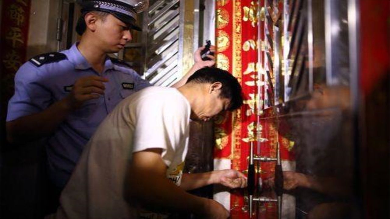 淮南请开锁师傅开了锁后，师傅